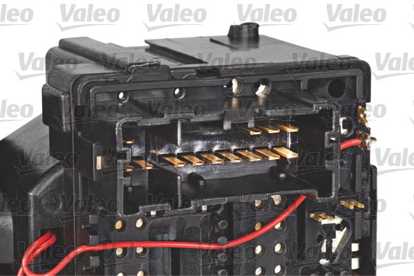 251696_CONNECTOR_001