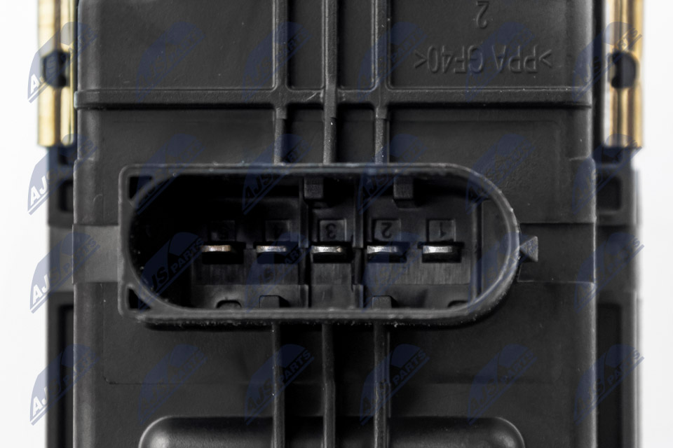 ecd-bm-031_6-wm